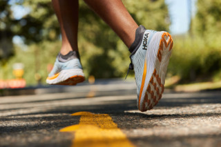 Hoka Clifton 8 