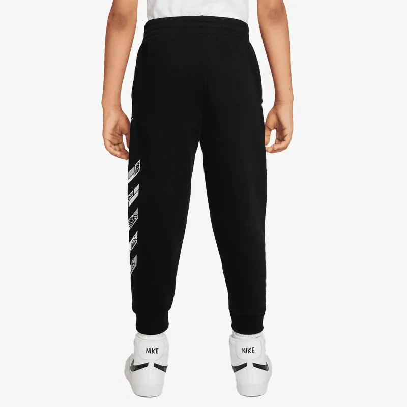 Nike Outside the lines 