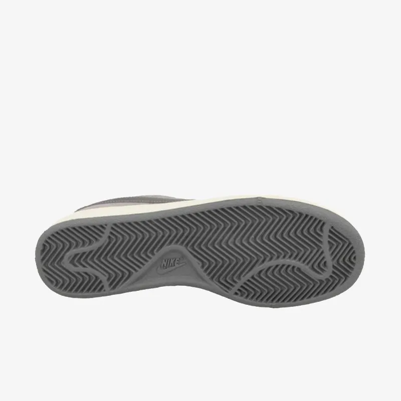 Nike WMNS NIKE COURT ROYALE SUEDE 