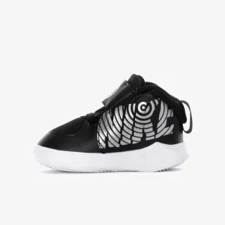 Nike TEAM HUSTLE D 9 (TD) 