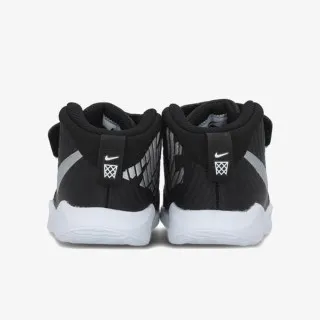 Nike TEAM HUSTLE D 9 (TD) 