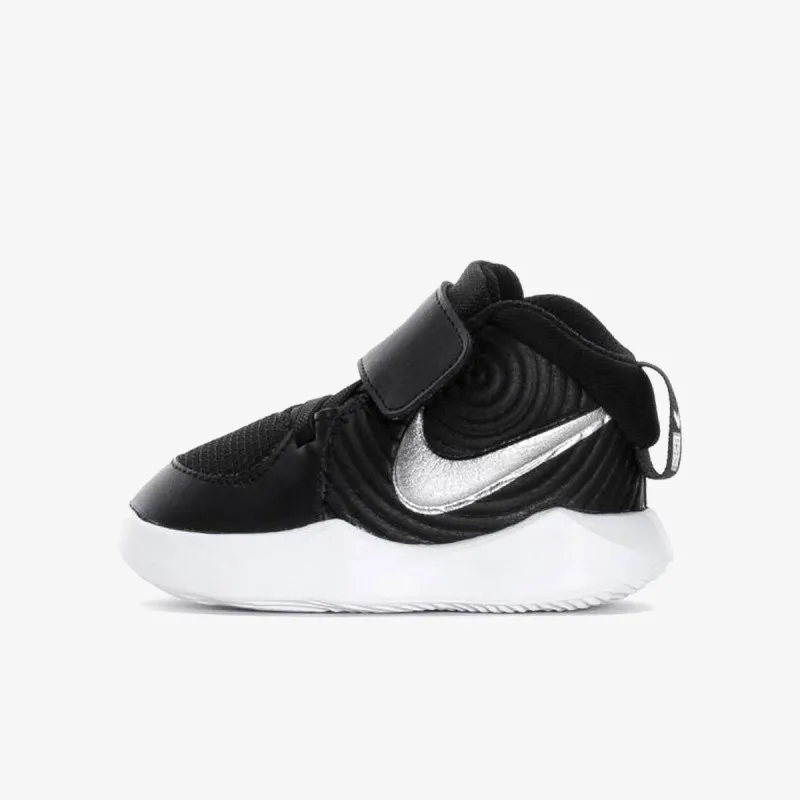 Nike TEAM HUSTLE D 9 (TD) 
