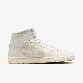 Nike WMNS AIR JORDAN 1 MID 