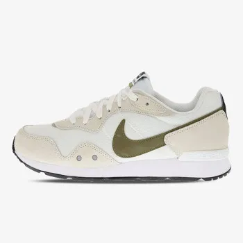 Nike VENTURE RUNNER 
