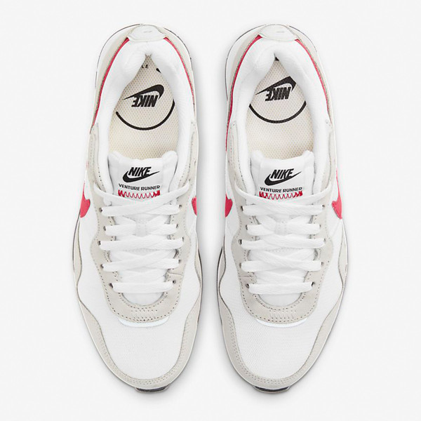 Nike Venture Runner 