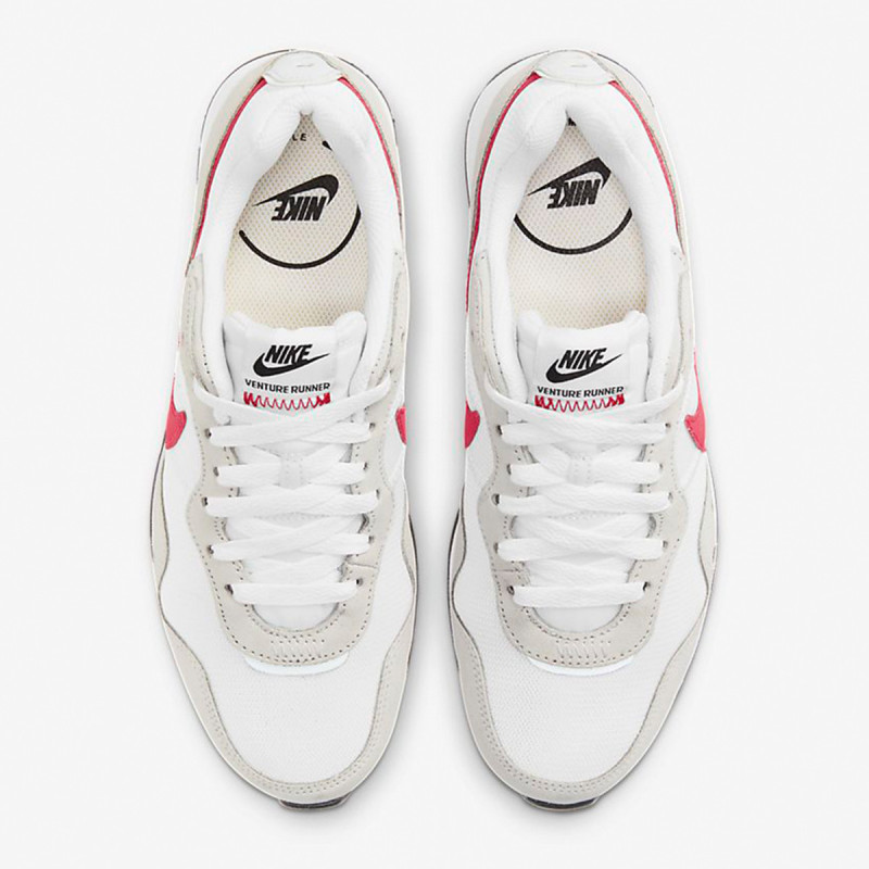 Nike Venture Runner 