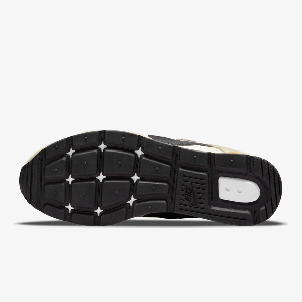 Nike Venture Runner 