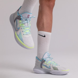 Nike KYRIE FLYTRAP V 