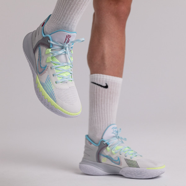 Nike KYRIE FLYTRAP V 