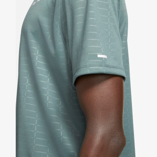 Nike M NK RN DVN MILER SS EMBOSS 