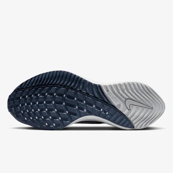 Nike NIKE AIR ZOOM VOMERO 16 