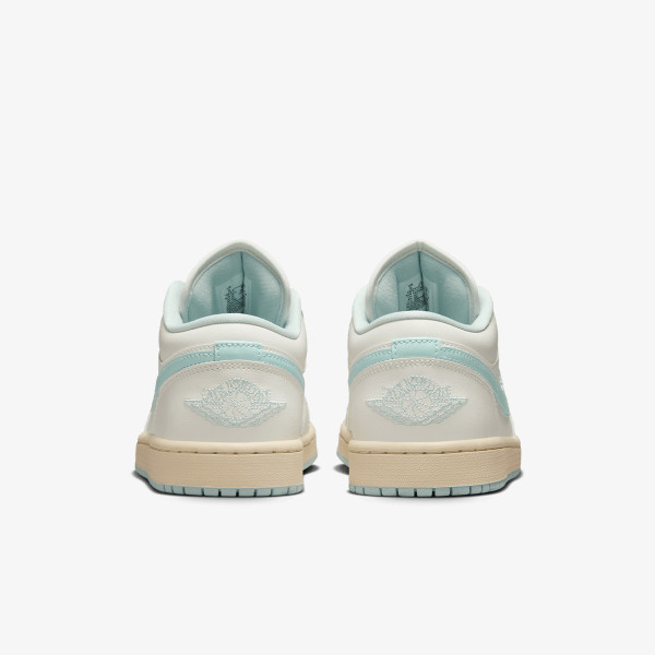 Nike WMNS AIR JORDAN 1 LOW 