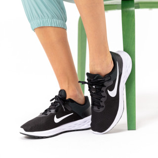 Nike W REVOLUTION 6 NN 