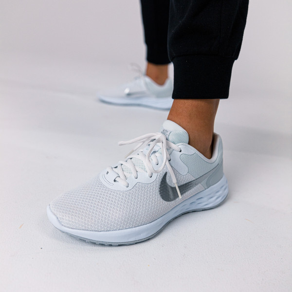 Nike W REVOLUTION 6 NN 