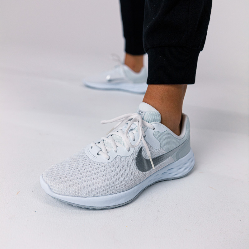 Nike W REVOLUTION 6 NN 