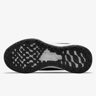 Nike REVOLUTION 6 NN PSV 