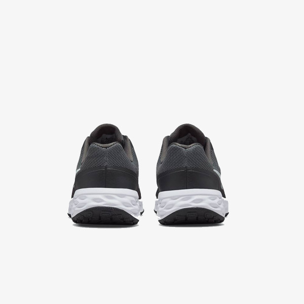 Nike Revolution 6 