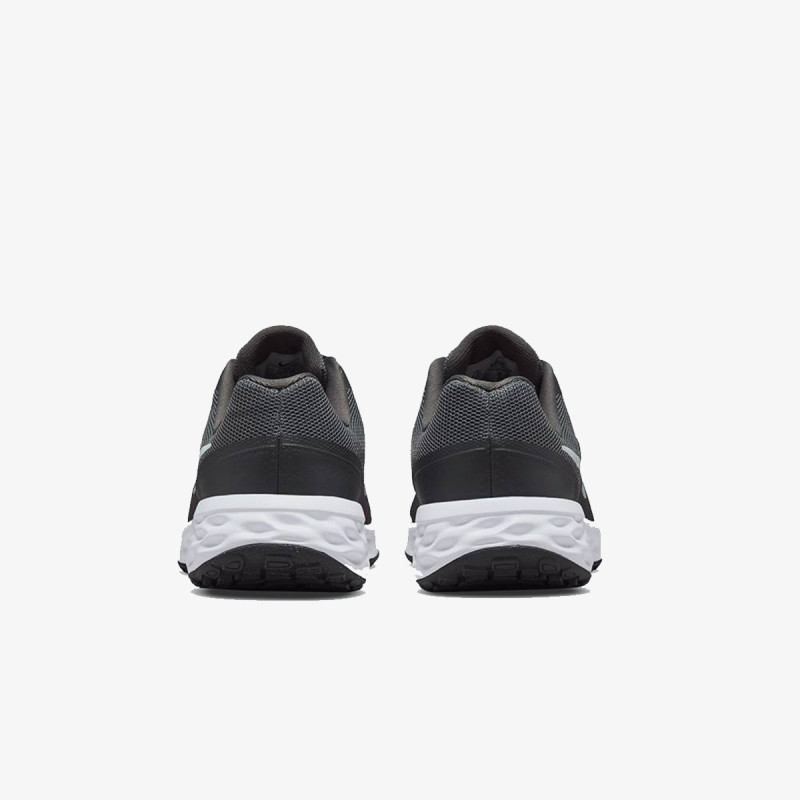 Nike Revolution 6 