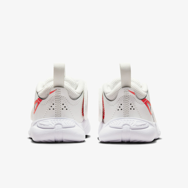 Nike TEAM HUSTLE D 11 TD 