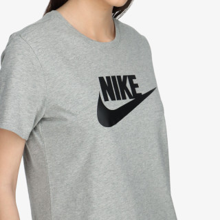 Nike Sportswear Club Essentials 