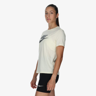 Nike Sportswear Essentials 