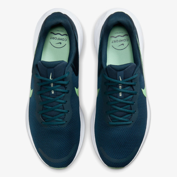 Nike Revolution 7 