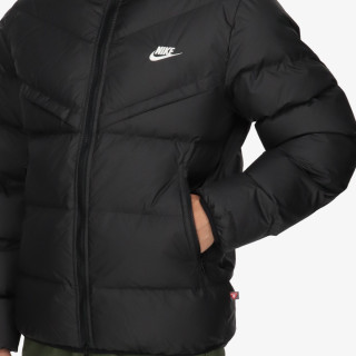 Nike Storm-FIT Windrunner 