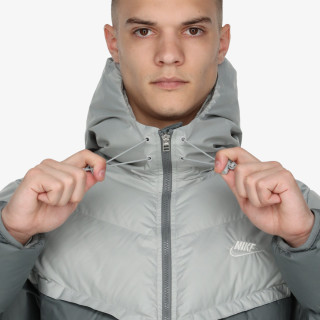 Nike Storm-FIT Windrunner 