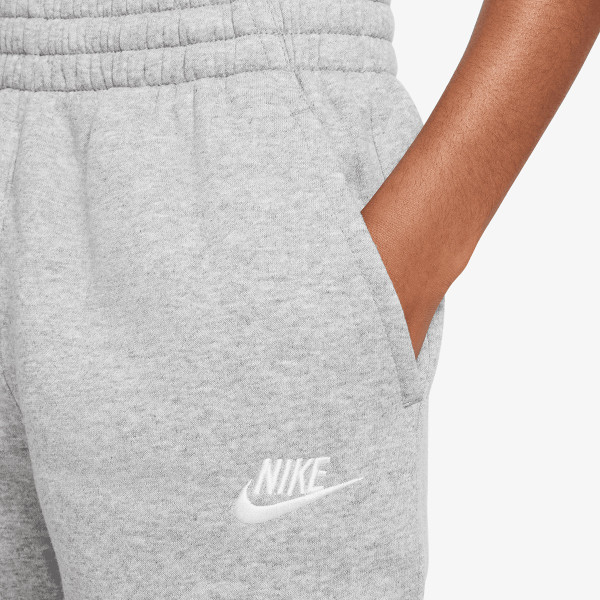 Nike Sportswear Club 