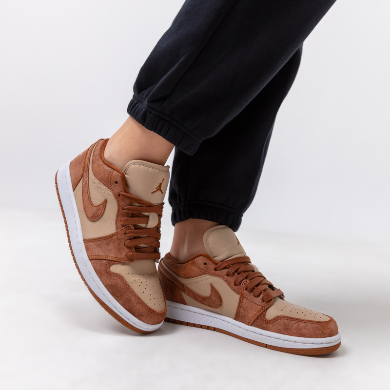 Nike WMNS AIR JORDAN 1 LOW SE 