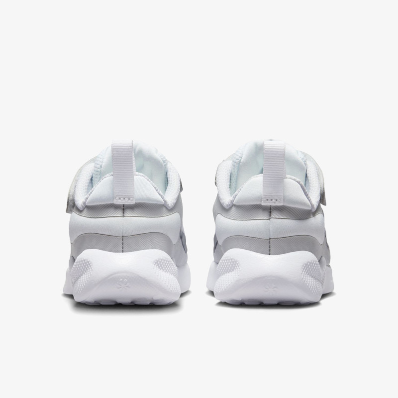 Nike Revolution 7 