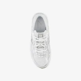 New Balance K 740 
