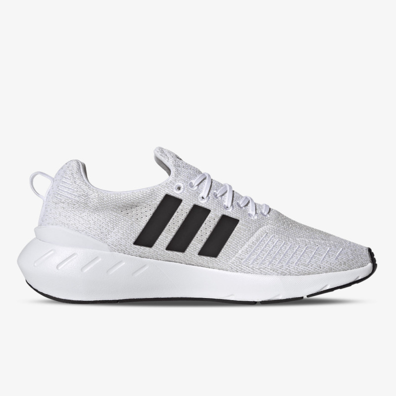 adidas SWIFT RUN 22 