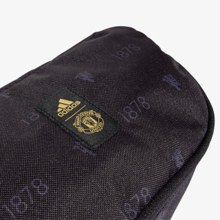 adidas MUFC WASHBAG 