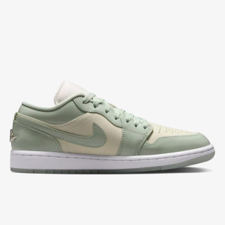 Nike WMNS AIR JORDAN 1 LOW SE 