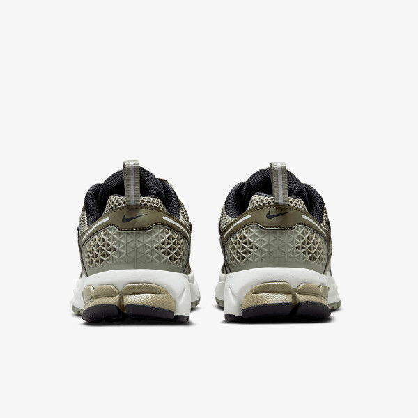 Nike Vomero 5 