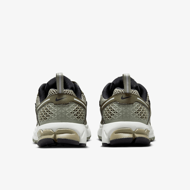 Nike Vomero 5 