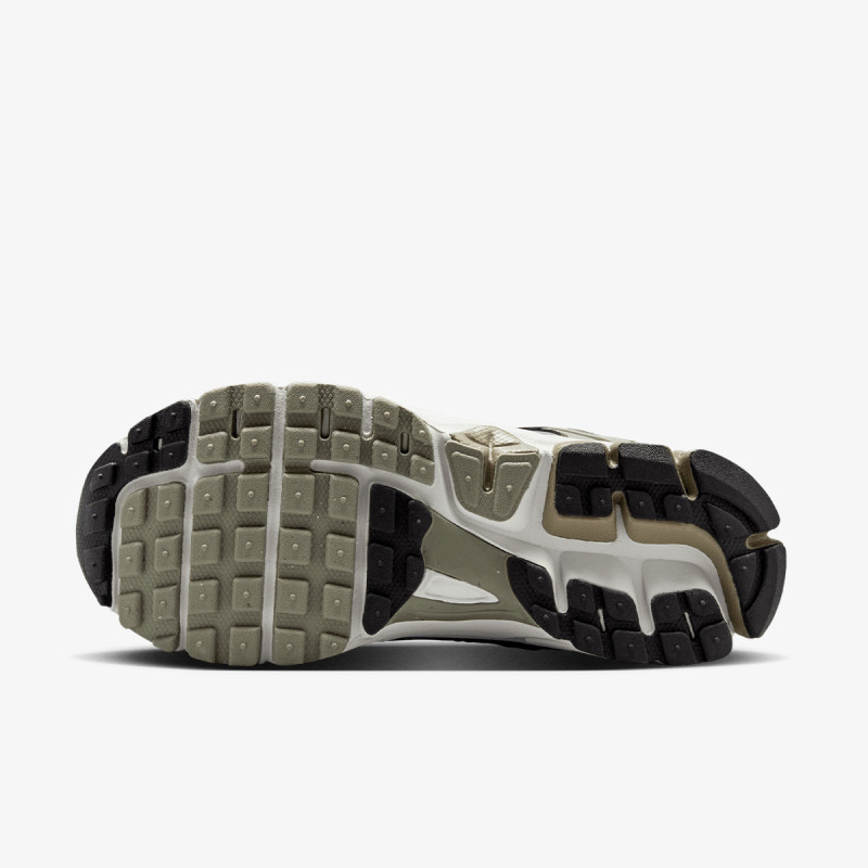 Nike Vomero 5 