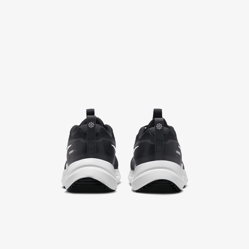 Nike Cosmic Runner 