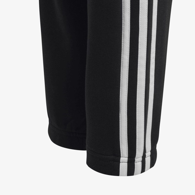 adidas ESSENTIALS 
