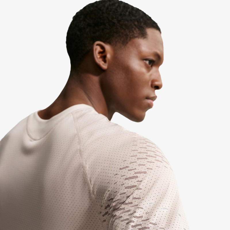 Nike M NK DFADV STRIDE NVLTY SS TOP 