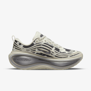 Nike Vomero Plus SE 