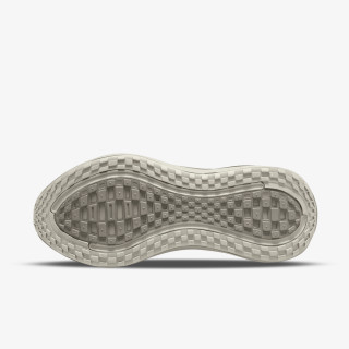 Nike Vomero Plus SE 