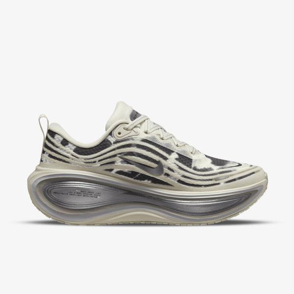 Nike Vomero Plus SE 