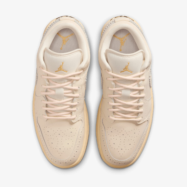 Nike WMNS AIR JORDAN 1 LOW SE 