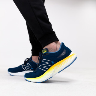 New Balance EVOZ V2 
