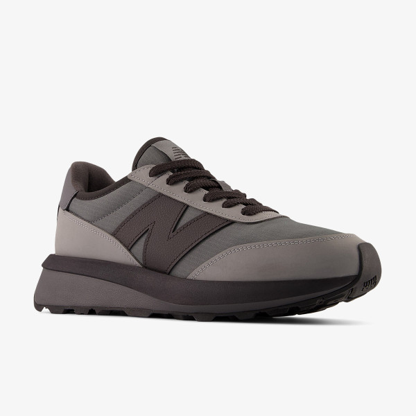 New Balance 370 