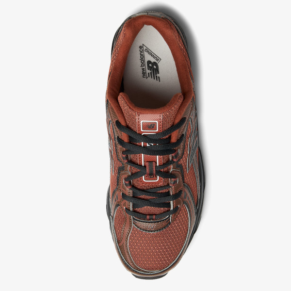 New Balance 740 